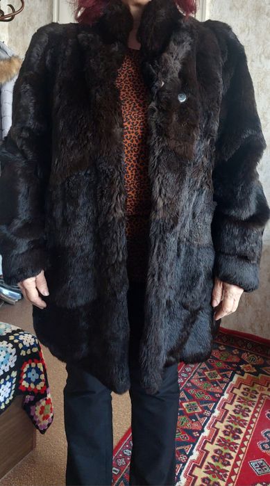 Черно пухено яке