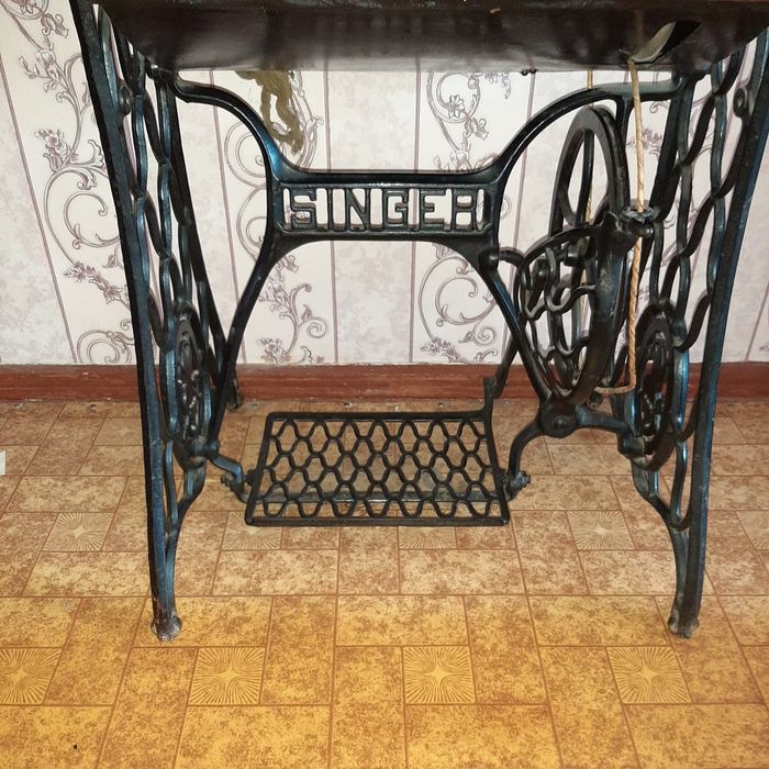 Продам швейную машинку Singer