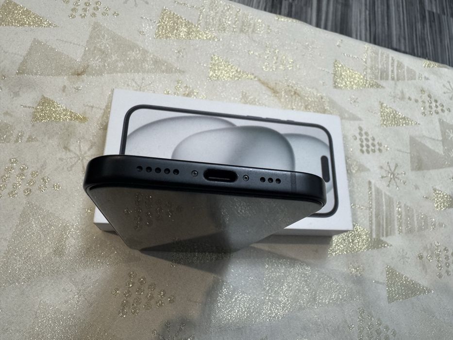 iPhone 15 като Нов !
