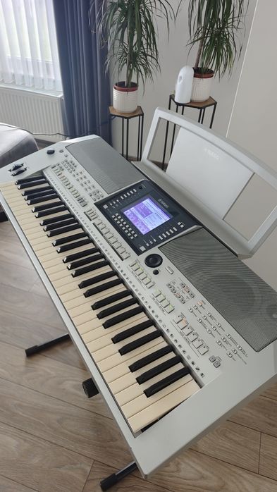 Синтезатор Yamaha PSR S710