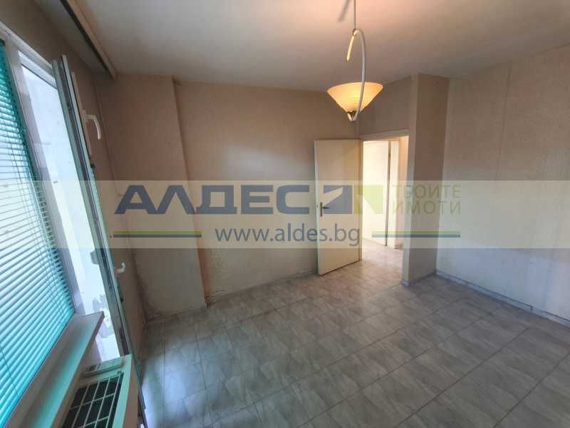 Продава се непреходен тристаен ап. в Люлин 10 срещу Парка!