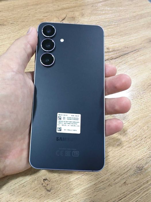 Samsung S25 FE 8/256