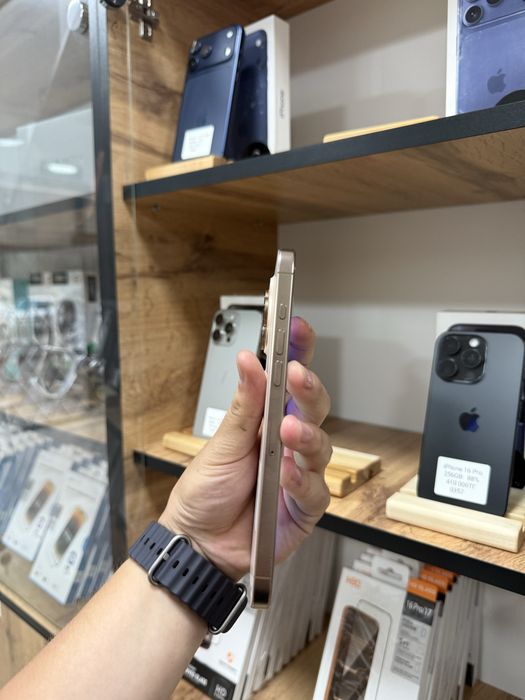 iPhone 16 Pro Max 256Gb