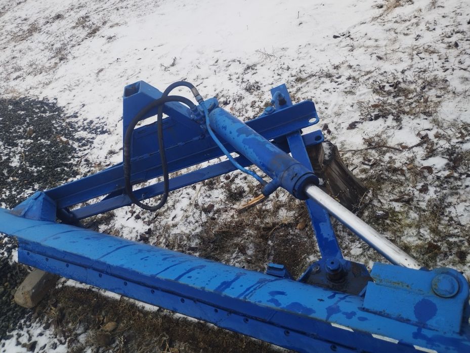 Отвал гидро поворотный