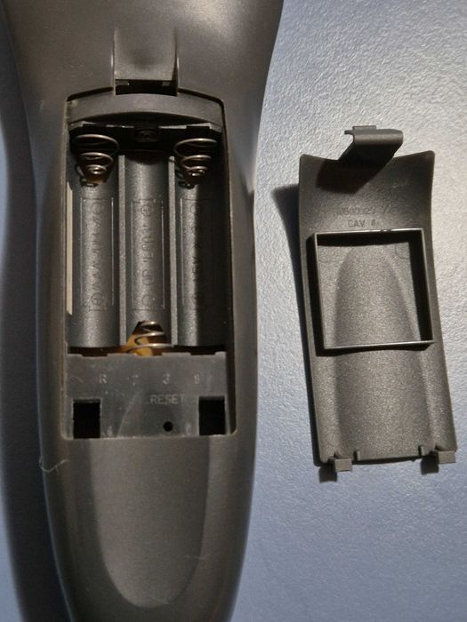 Ocazie ! Telecomanda universală Magnavox R 70224