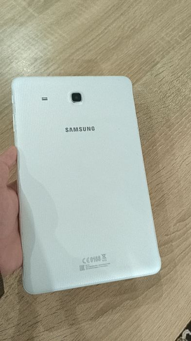 Планшет Samsung Galaxy Tab E