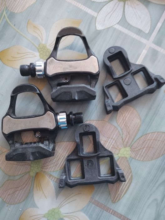 Педали Giant с шипами