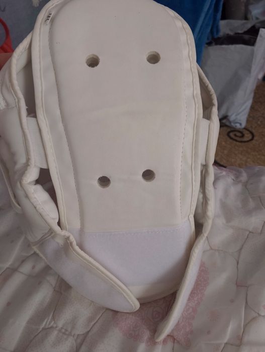 Продам шлем для карате