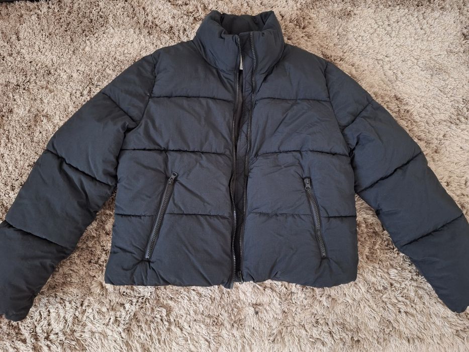 Geaca groasa iarna superba H&M mar. M, neagra, croi patrat, noua fara eticheta
