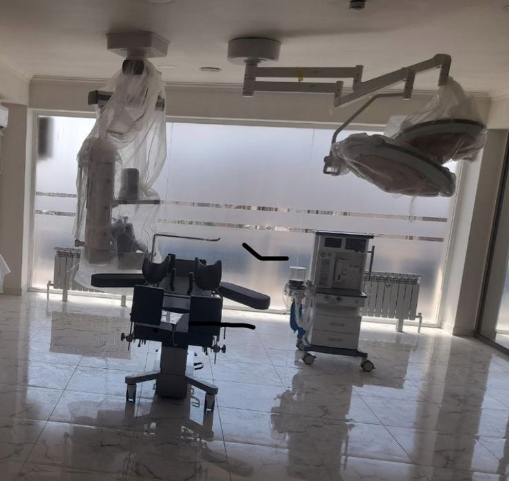 Операционная Лампа Двухкупольная ,мобильная , лед,бестеневая YDE 700/5