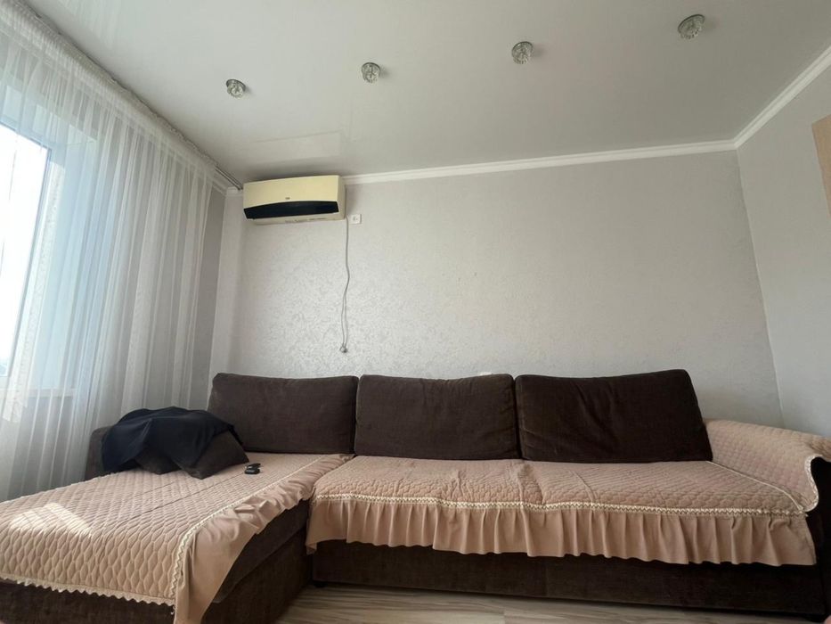 Продам диван и детский спальный гарнитур.