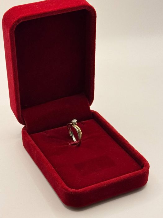 Дамски пръстен с диамант