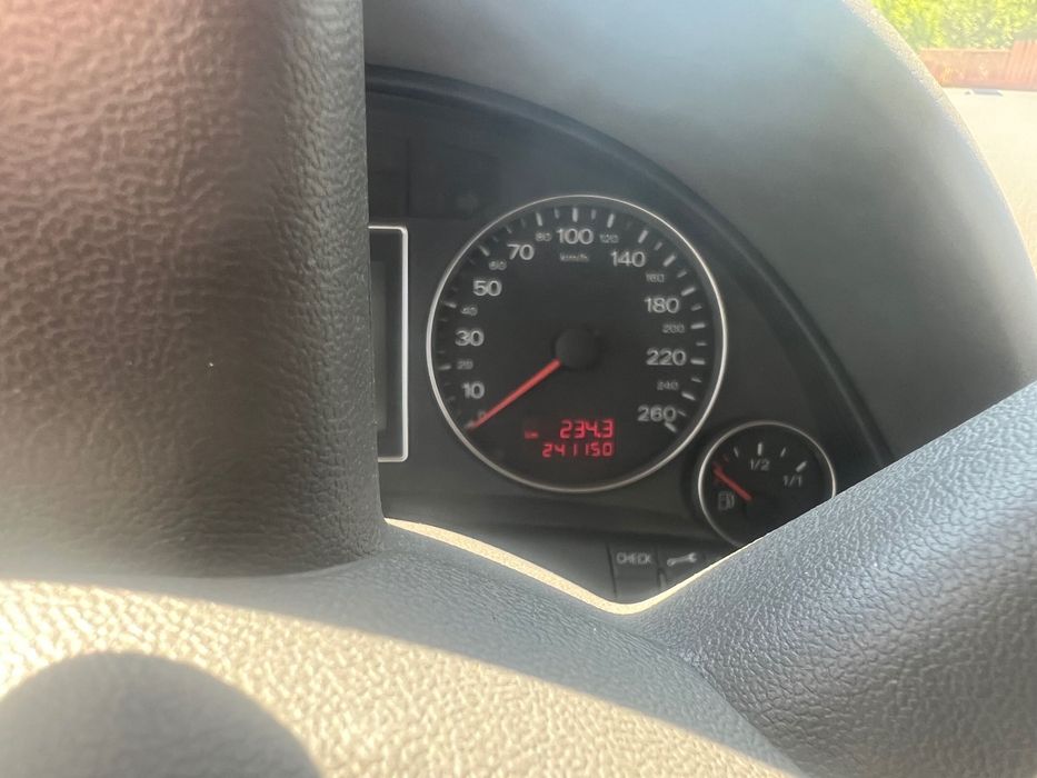 AUDI A4 2005 — imagine 5