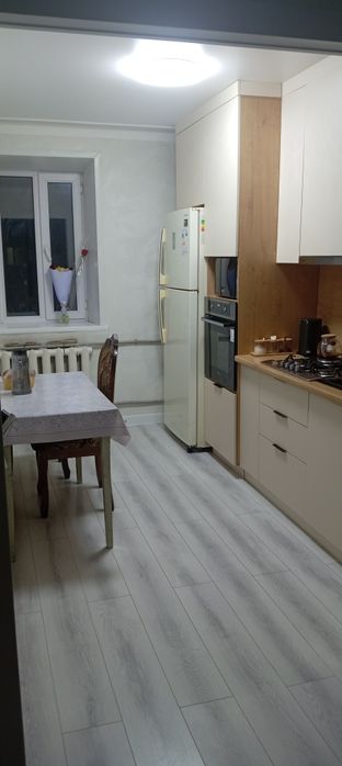 Продам 2 комнатный квартиру