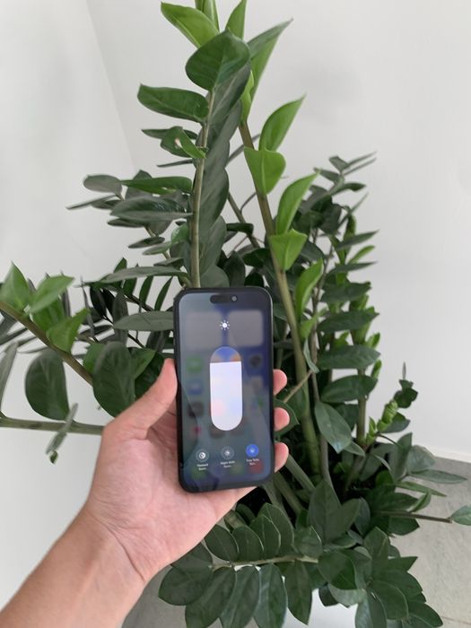 Продам срочно iPhone 15 128GB