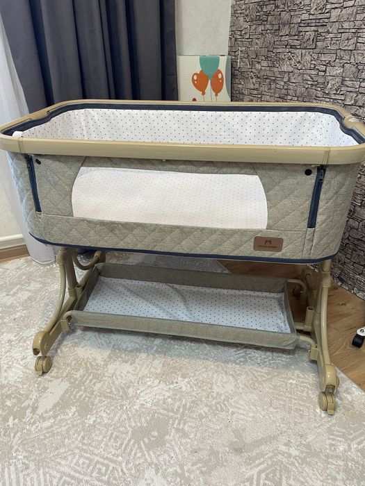 Продается манеж-кроватка