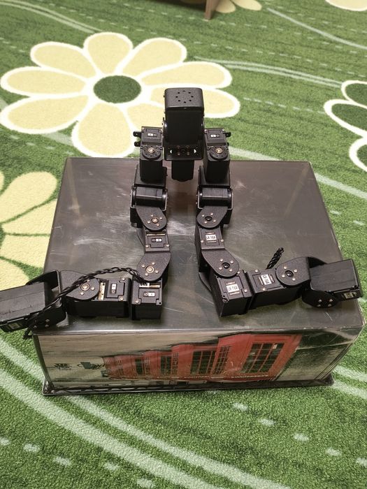 Хуманоиден робот Robi.Програмируем робот.Роботика