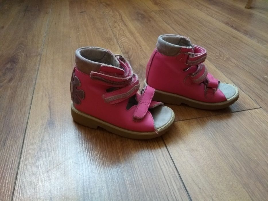 Ортопедические сандали для девочки
