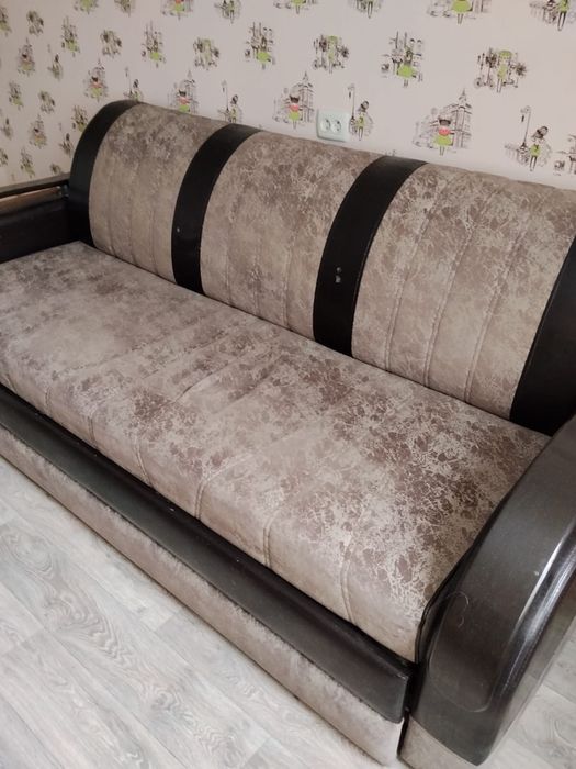 Диван хороший продам