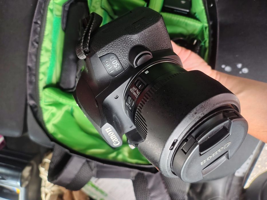 Vând Canon 850D și Canon 2000D