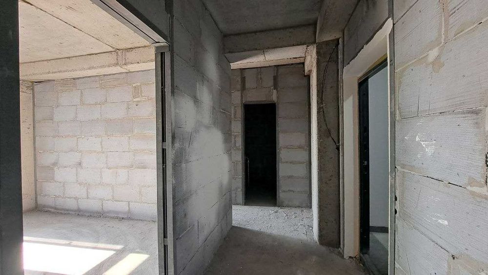 Юнусабад 
Продам 2-х комнатную в ЖК Хон Сарой Океан.Юнусабад