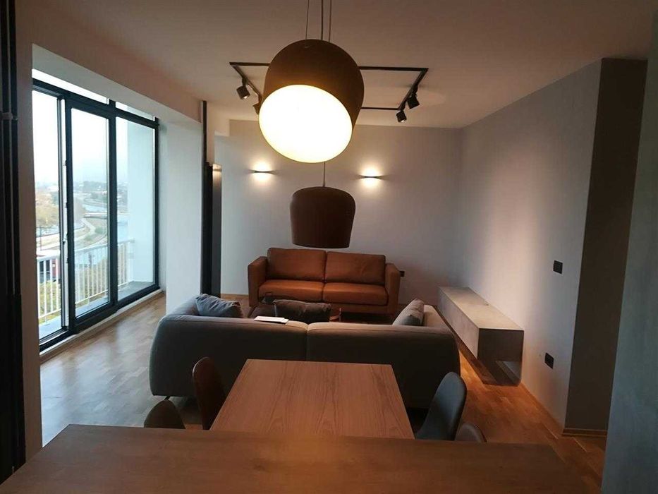 Дава се под наем Тристаен апартамент в Бургас, Изгрев - 85 кв.м за 255 € - Снимка #1