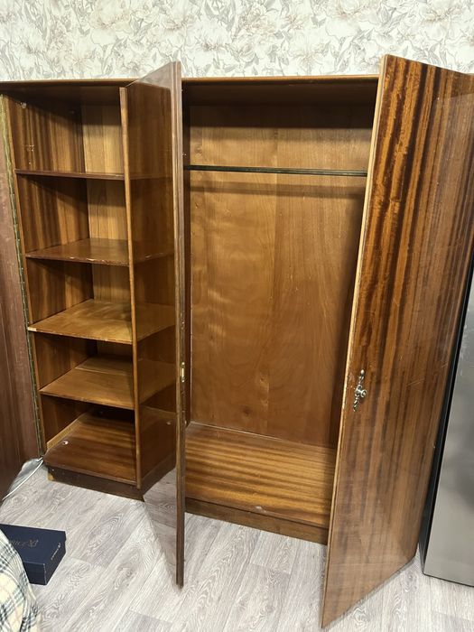 Шкаф б/у, винтажный.