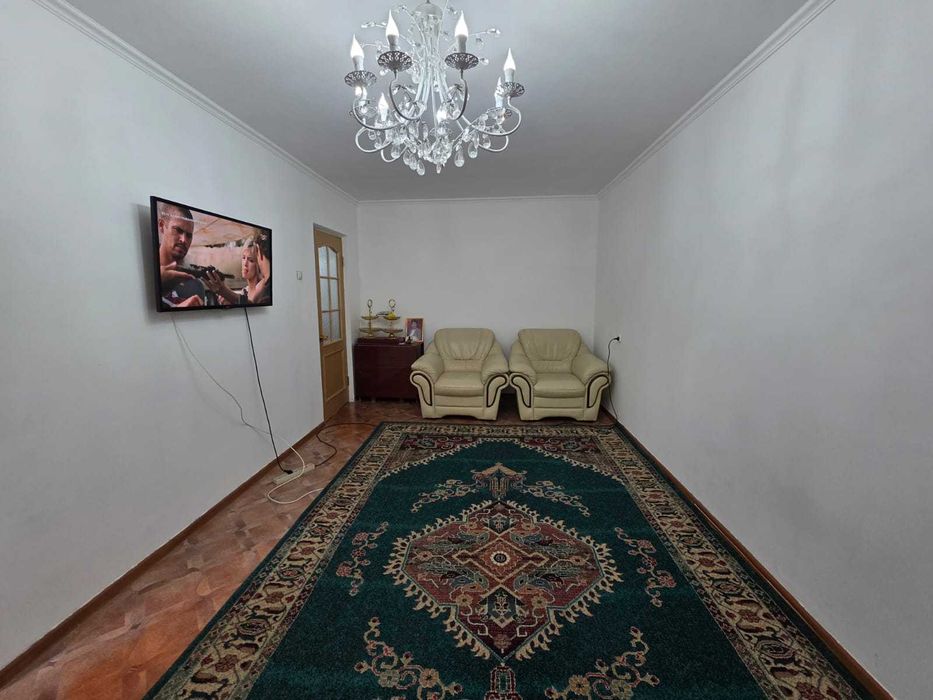 Продается 3-ком кв район Универмаг
