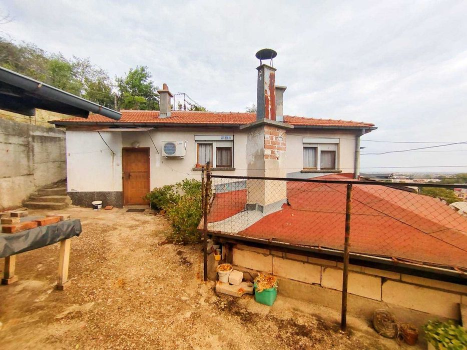 Имот Корект продава Етаж от Къща, кв. Метоха, гр. Асеновград