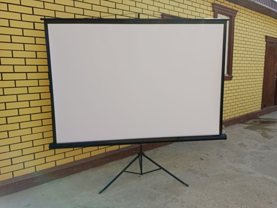 Полотно для проектора 220*275