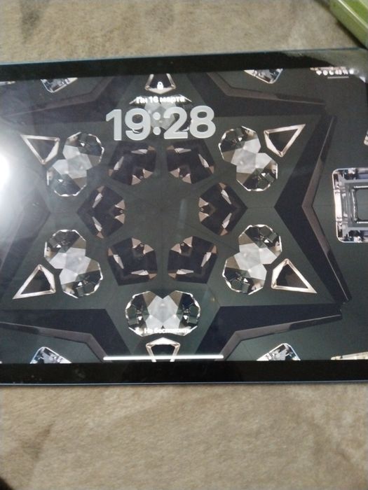 Продажа Айпада 10 полностью целый