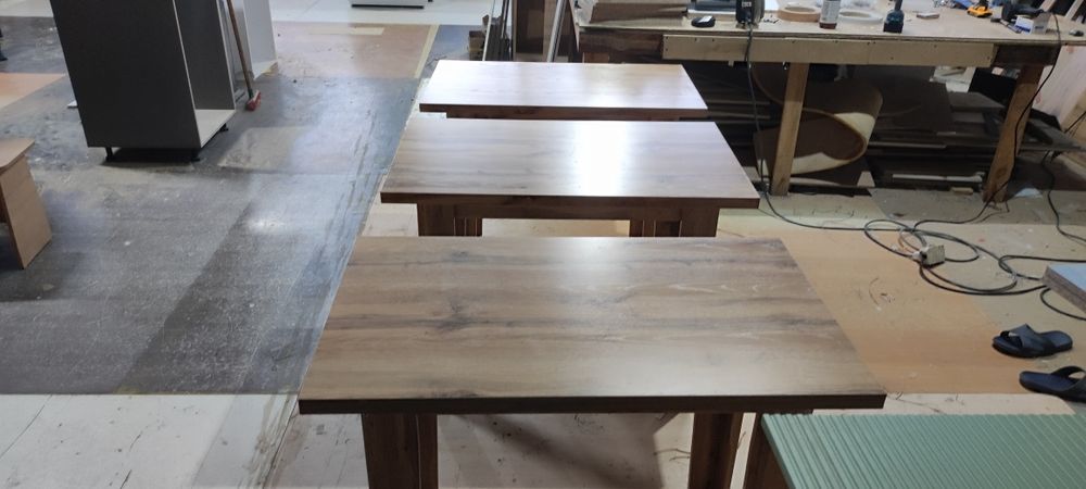 Продам обеденный стол