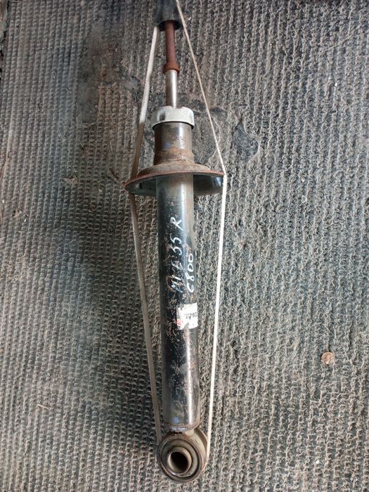 Стойка амортизатора