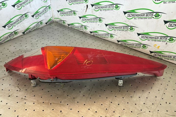 Lampa / Tripla stop dreapta pe aripa Fiat Punto a 2-a generatie