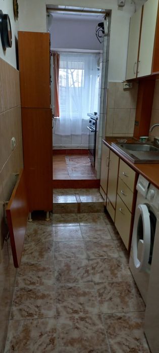 Închiriez garsoniera