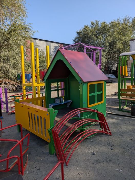 Домик беседка с мини верандой