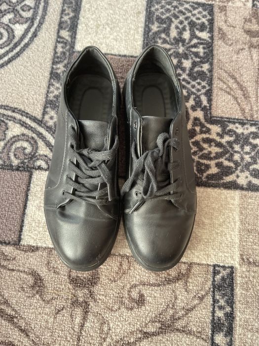 Продам обуви