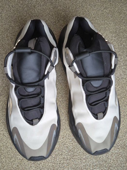 Оригинални маратонки Adidas Yeezy Boost 700 , 45 номер