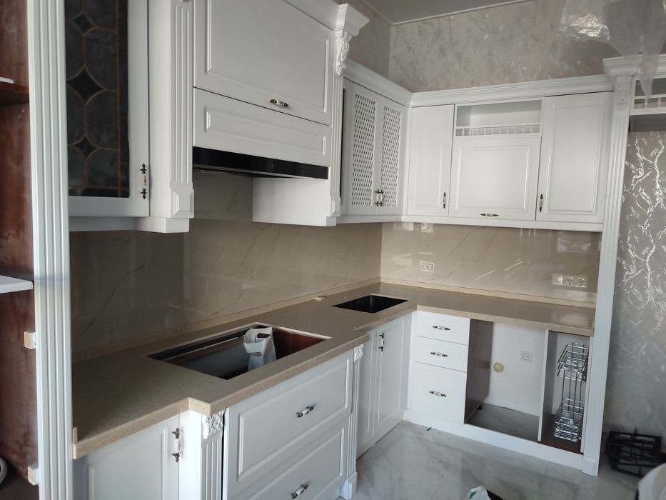 Столешница из кварца акрила