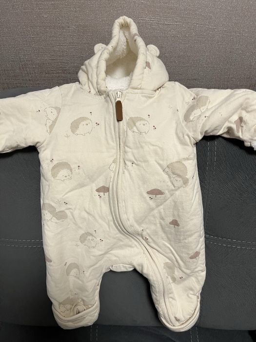 Бебешки космонавти и шапки