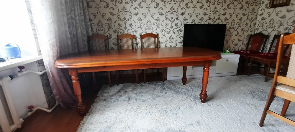 Продам мебель стол , стенку в хорошем состоянии