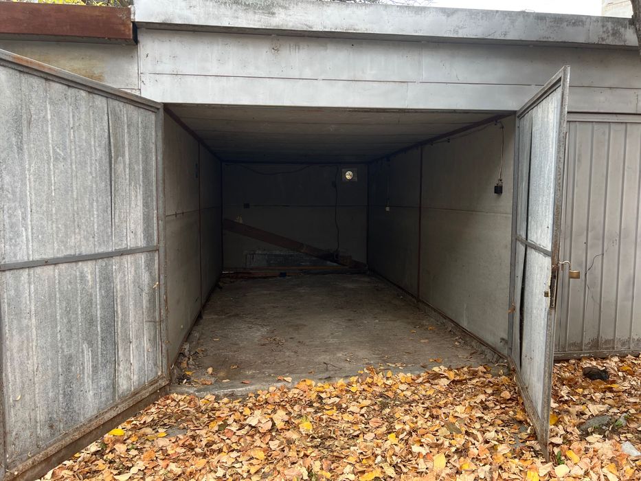 Дава се под наем Гараж / Паркомясто в Разград, Център - 17 кв.м за 76.5 € - Снимка #1