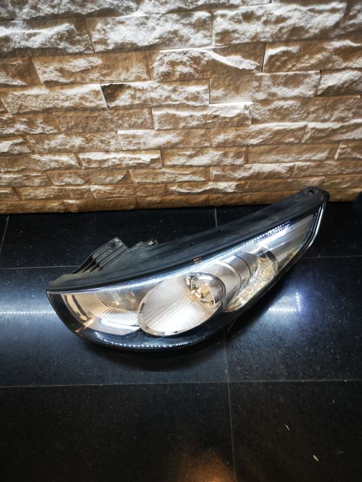 Far stânga Hyundai ix35