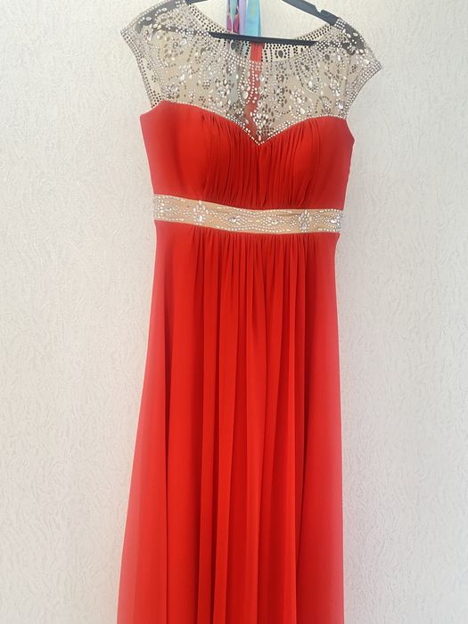 Вечернее платье