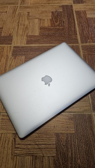 Laptop Apple A1398 i7 16gb 512 ssd cu defecte
