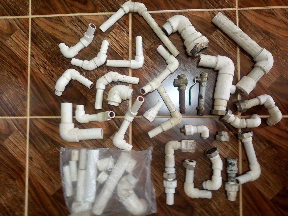 Запчасти Б/У американки,углы повороты, газкраны.Цена за все 80 тыс