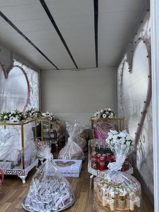 Сарпо мошина сотилади таййор клиентлари билан бирга