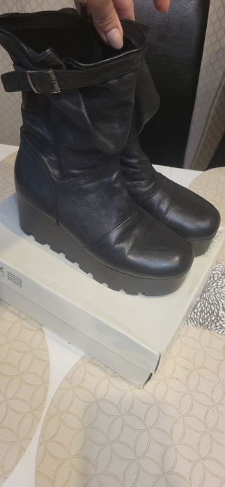 Боти на платформа естествена кожа