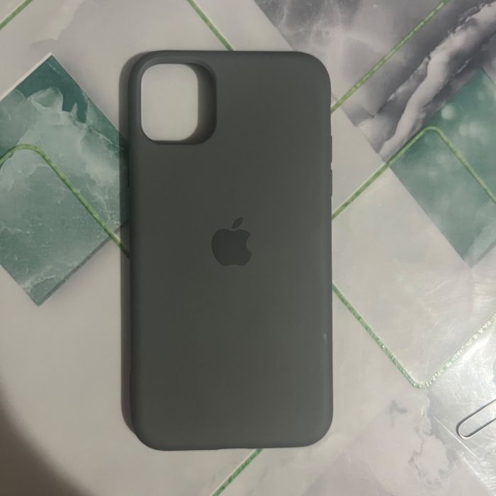 срочно продам 11 айфон