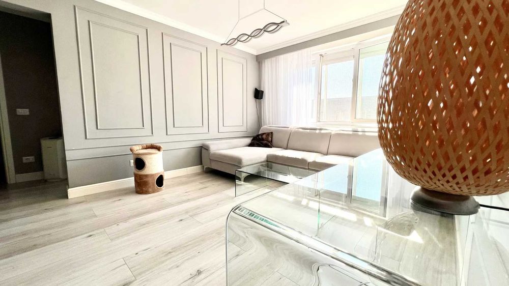 Direct proprietar,renovat complet,parc IOR,metrou Titan,Scoala Hamburg,ParkLake mall,Apartament 3 camere,2 balcoane închise,unul amenajat ca birou